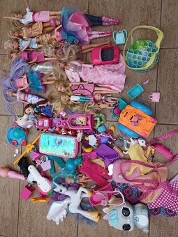 Panenky barbie a jiné plus doplňky - 5