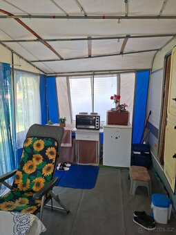 Karavan s předstanem - 5