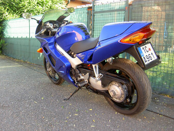 Honda VFR 800 - 5
