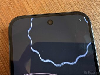 Chytrý telefon Google Pixel 9 - 5