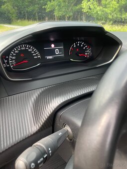 Prodám Peugeot 2008 1.2 96kw r.v.2020 - 5