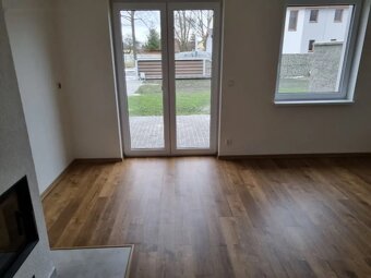 Pronájem dvoupodlažního řadového domu 4kk, 129m2 - 5