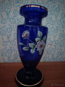 Prodám velkou modrou skleněnou vázu - 5