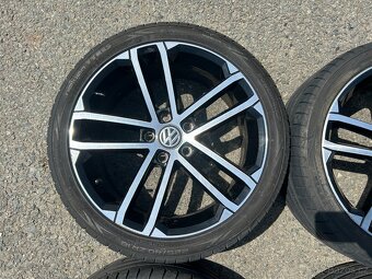 Original letni kola VW Nogaro 5x112 7,5J ET49 225/40 R18 - 5