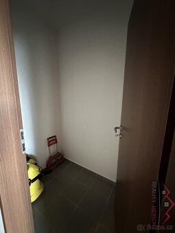 Pronájem bytu 2+kk (50 m2) Žižkovo náměstí, Chomutov - 5