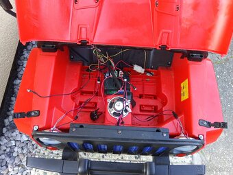 Dětské elektrické auto Jeep 4x4 12V. - 5