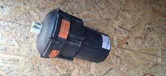Motor do Motúčka Isolit BRAVO 250 W s převodovkou - 5