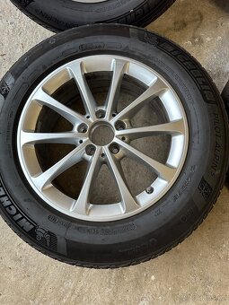 Prodám použitou zimní sadu Mercedes 5x112 215/65/17 - 5