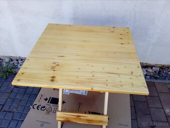 Prodám dřevěný skládací stůl 69,5x71,5cm - 5