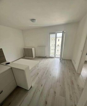 Pronájem moderního bytu 2+kk ve městě Slaný u Prahy - 5
