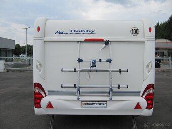 Prodám karavan Hobby 560 kmfe,,r.v.2009 + mover + markýza. - 5