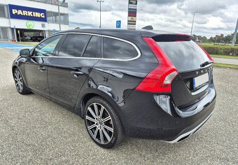 VOLVO V60 2.0D4 BUSINESS XENON VÝHŘEV NAVI LED ALU 18 - 5