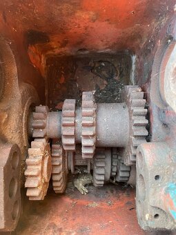Zetor 25 N převodovka obal - 5