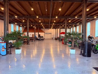 Pronájem reprezentativního showroomu 633 m² – vysoké stropy - 5