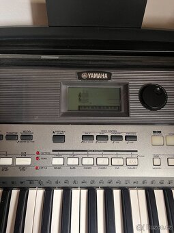 Yamaha PSR-E443 klávesy + příslušenství (stojan, notový pult - 5