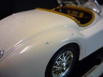 Jaguar XK120 Roadster ERTL 1/18 - 5