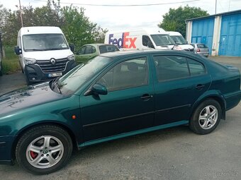ŠKODA OCTAVIA 1,8I-20V - 5