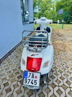 Vespa 300 GTS - 5