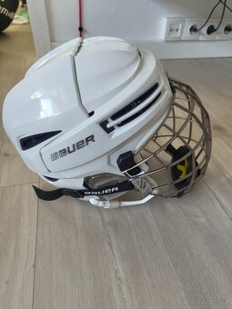 Hokejová výstroj Bauer - 5