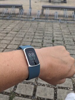 Fitbit charge 6 , jako nový - 5