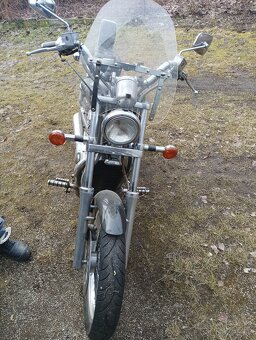 Suzuki Intruder VS 800 - 5