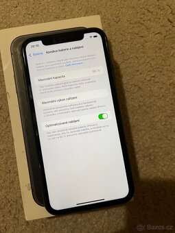 Apple iPhone 11 64GB - 5