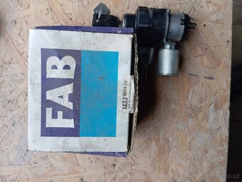 Regulační relé, filtry olejové, spínací skříňky - 5