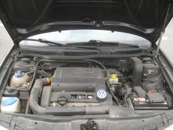 Volkswagen Golf 4 1.4 55kw r.v.2004 najeto 275500km nova stk - 5