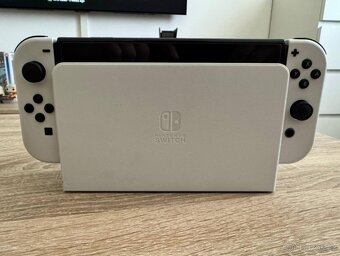 Nintendo Switch OLED komplet + SD karta, obal, hra - 5