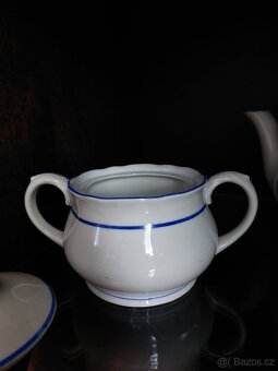 Bílý porcelánový servis s modrým proužkem - 5