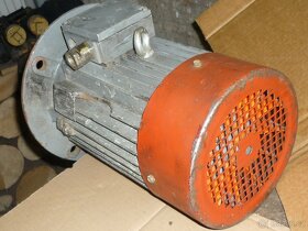 elektromotor patkový 400V/3kw/1420ot./min - 5