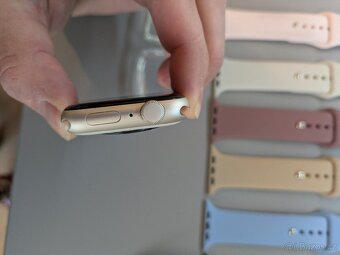 Apple Watch SE 44mm 2024 - hvězdně bílé - 5