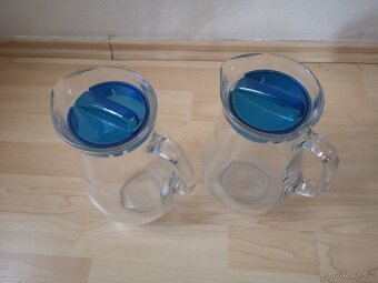 Sada 2 skleněných džbánů s víkem – cca 1,5 l - 5