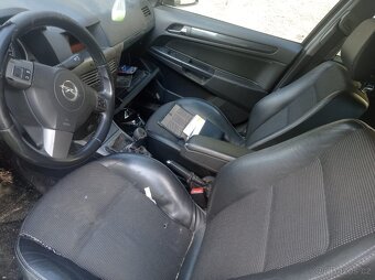 Opel Astra 2004 - 5