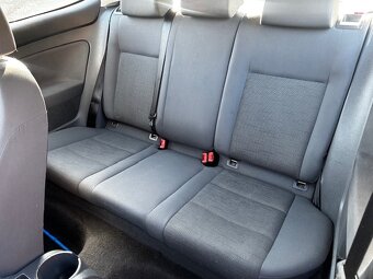VW Golf V 1.4i 55kw, r.2005, serviska, STK, klimatizace - 5