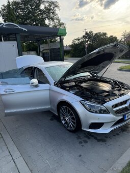 Mercedes - 5