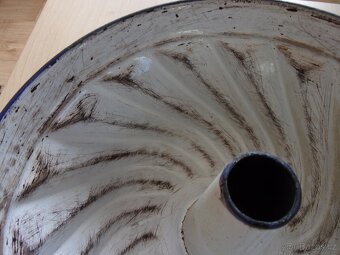 PLECHOVÁ BÁBOVKA forma na bábovku - MODRÝ A BÍLÝ SMALT - 5