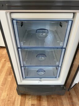 Lednice s nrazájem AEG (274) - 5