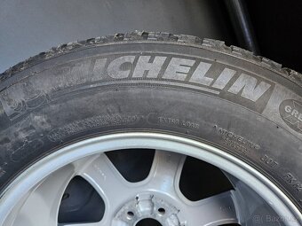 Prodám 4 hrotované pneumatiky Michelin - 5