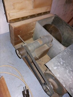 Stará stolní kotoučová pila. - 5