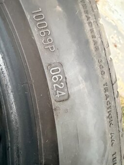 Bridgestone 255/45R20 - 5