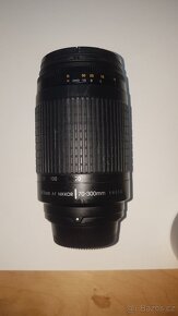 Nikon F80+tel.o.300,+mezikr.pro makrof. - 5