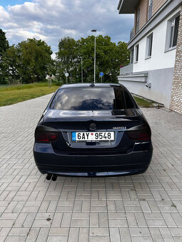 Bmw e90 325i - 5