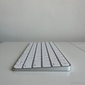 Apple Magic Keyboard model A2450 - 5