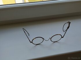 Studentský stůl, starožitné židle,kovová lampička, Lenonky - 5