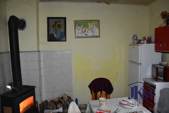 Prodej rodinného domu o velikosti 240 m2 na pozemku o veliko - 5