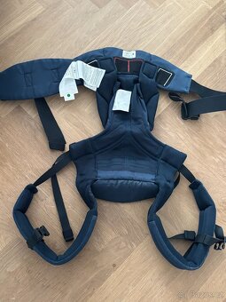 ERGOBABY Omni 360 COOL AIR Midnight modrá - 5