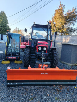 Zetor 6245 s radlicí a sypačem - 5