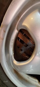 Alu kola Alutec 15" 4x100 7J ET37 střed 64.1 mm - 5