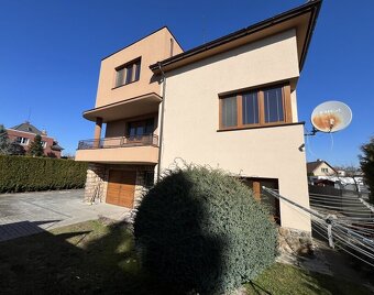 Unikátní dvougenerační vila, pozemek 540m2, studna, Hradec K - 5